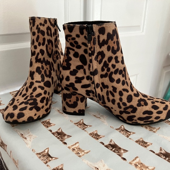 Time and Tru Shoes - Cute Leopard Ankle Boots NWOT
